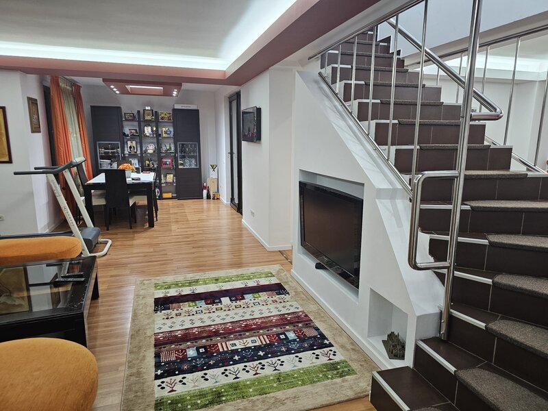 Prelungirea Ghencea, scoala Pro Ingenio duplex de lux complet de inchiriat.